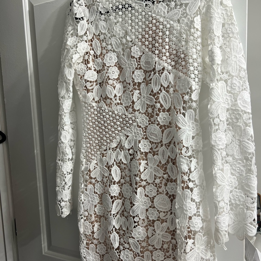 Selfie Leslie White Floral Lace Dress